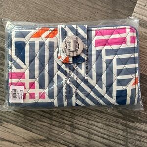 Vera Bradley NWT RFID Turnlock‎ Wallet in Geo medallions quilted Blue and Pink